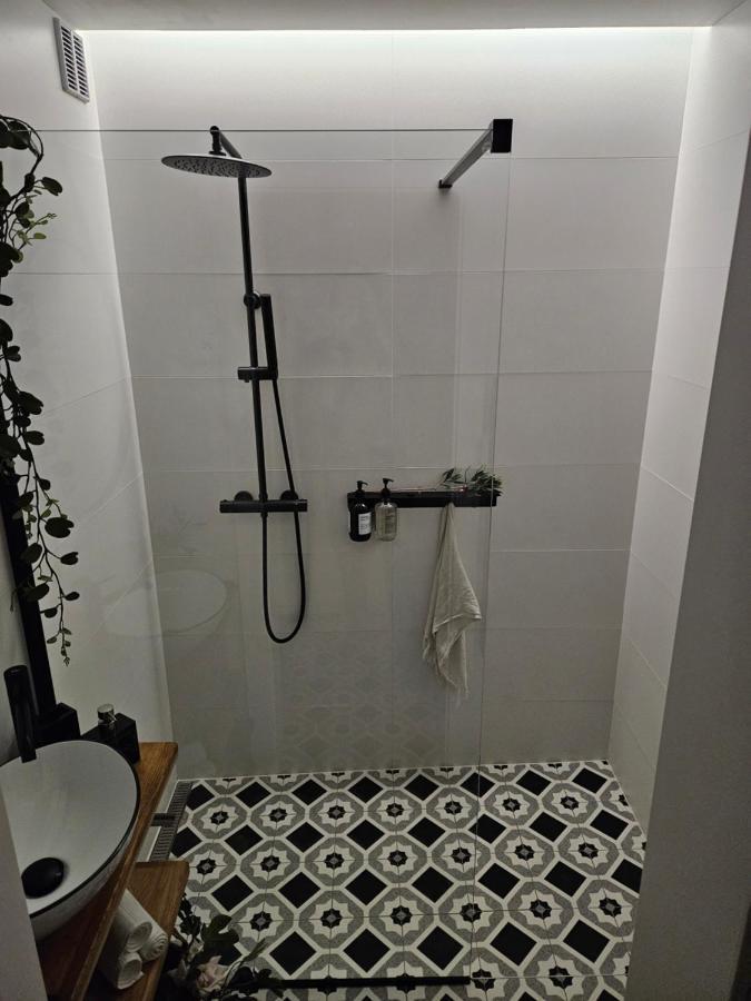Design Apt In Old Town-Free Parking-Balcony Bratislava Exterior foto
